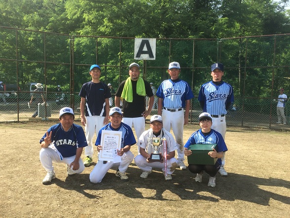 優勝した水沢地区の皆さん