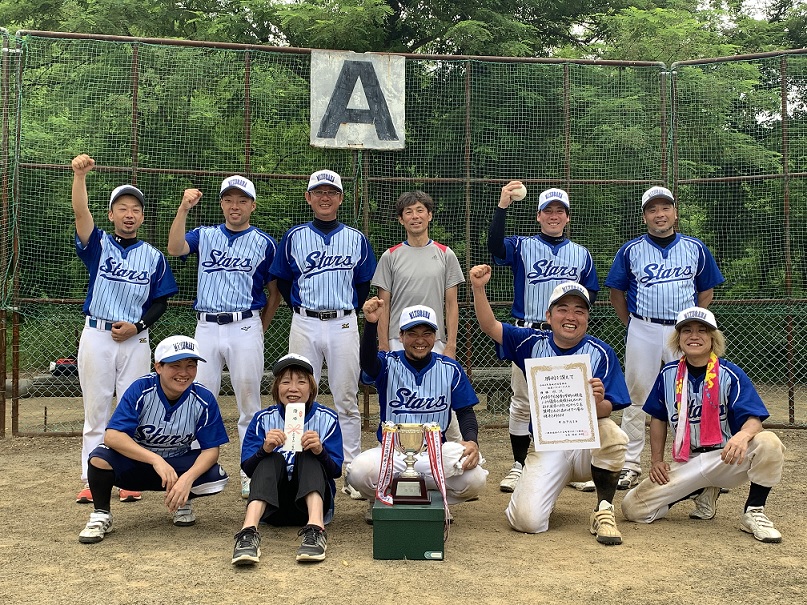 優勝した水沢地区体協の皆さん